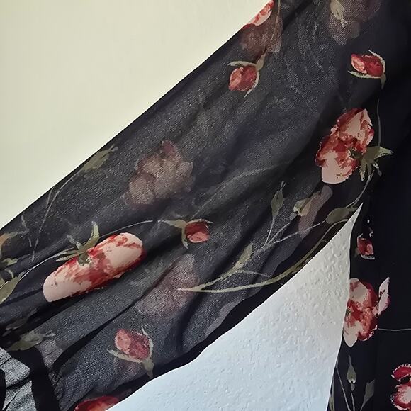 NWT Isabel Maternity Size Small Navy Floral Tunic Top Sheer Sleeves Buttons Chic - Picture 3 of 10